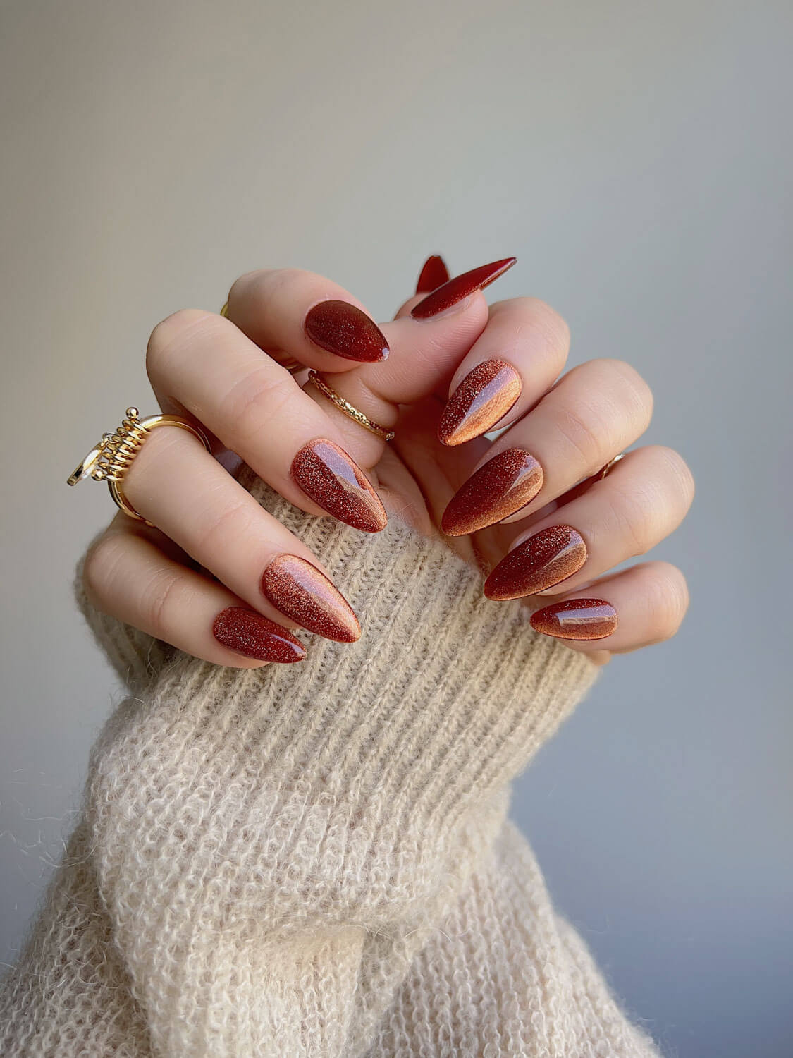 Caramel-Color-Cat-eye-nails-HoneyWax-Short-Almond-Nails