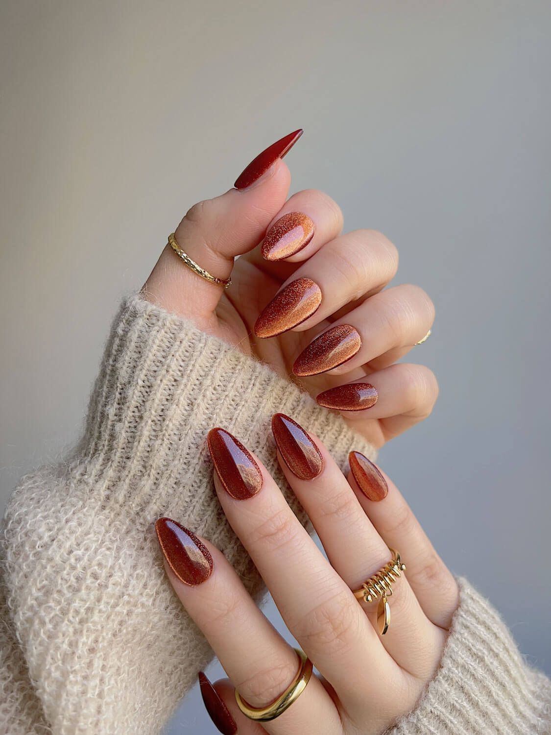 Caramel-Color-Cat-eye-nails-HoneyWax-Short-Almond-Nails