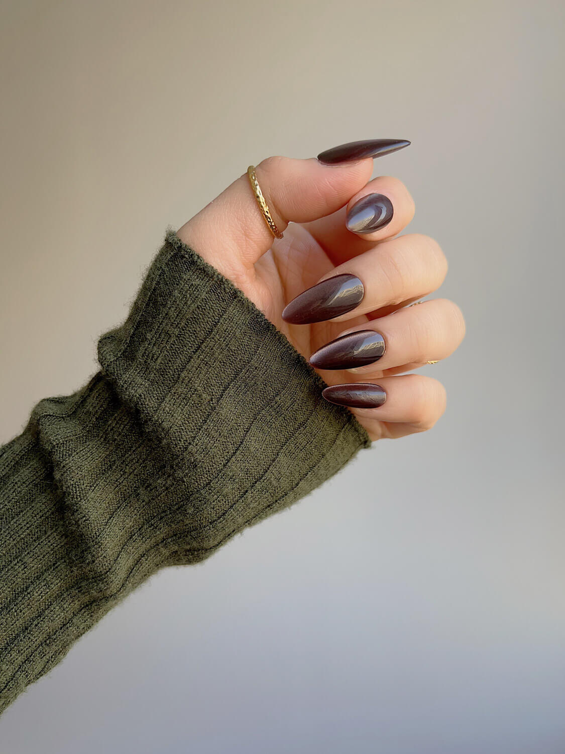 Dark-brown-Cat-eye-nails-BeanRed-Medium-Almond-Nails