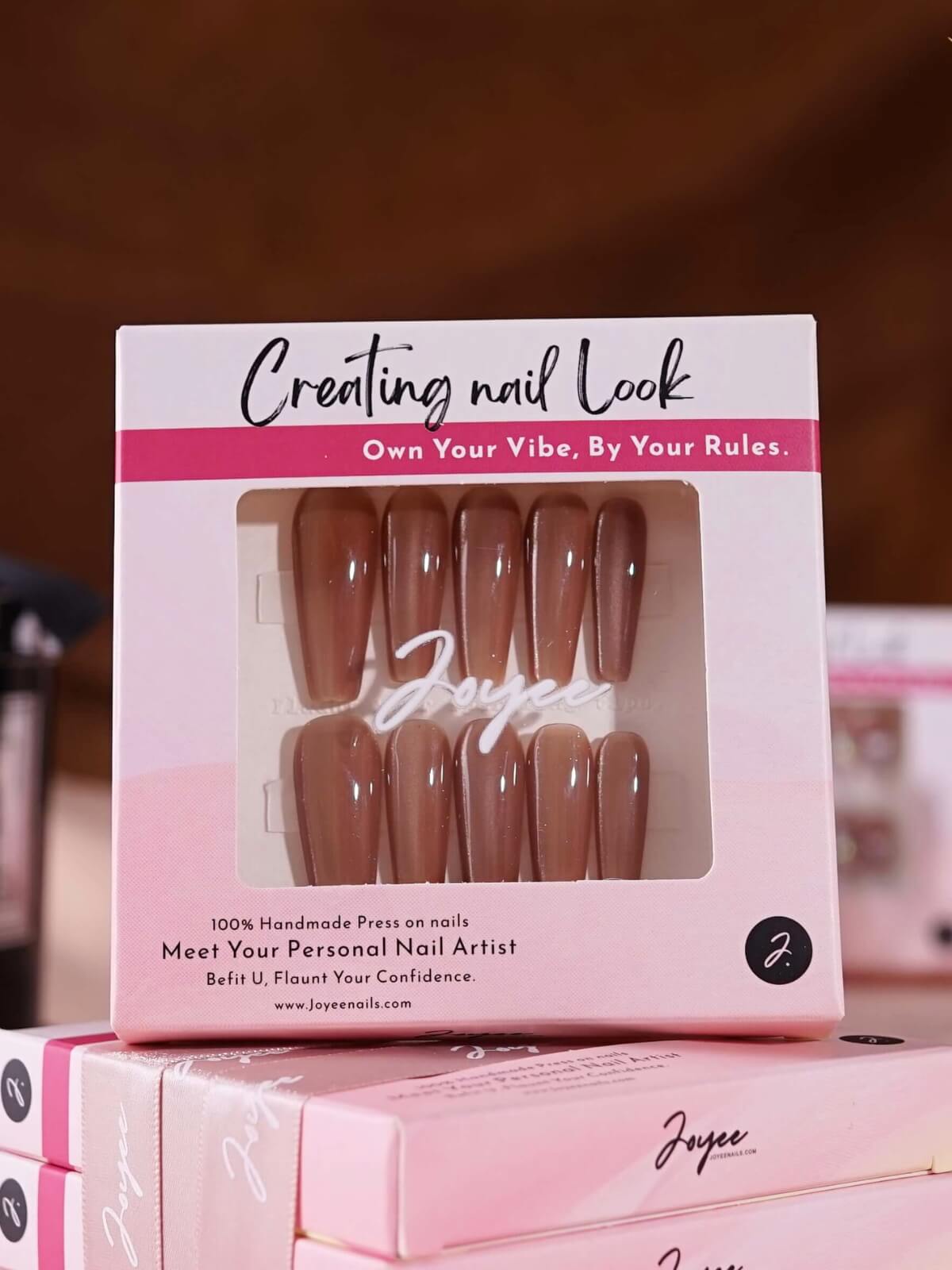 Nude-Color-Cat-eye-nails-Toffee-Long-coffin-Nails