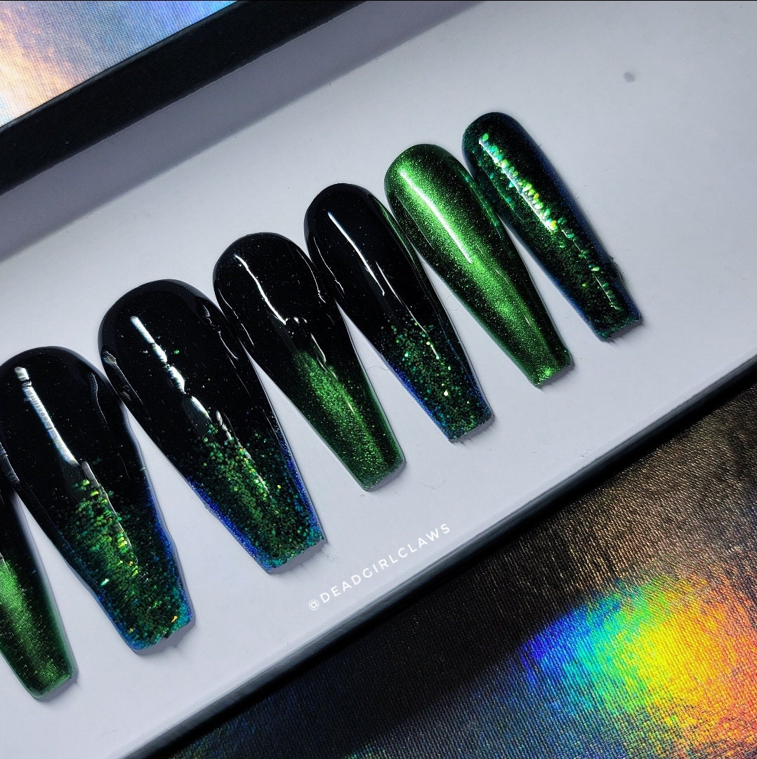 Green Queen Press on Nail Set