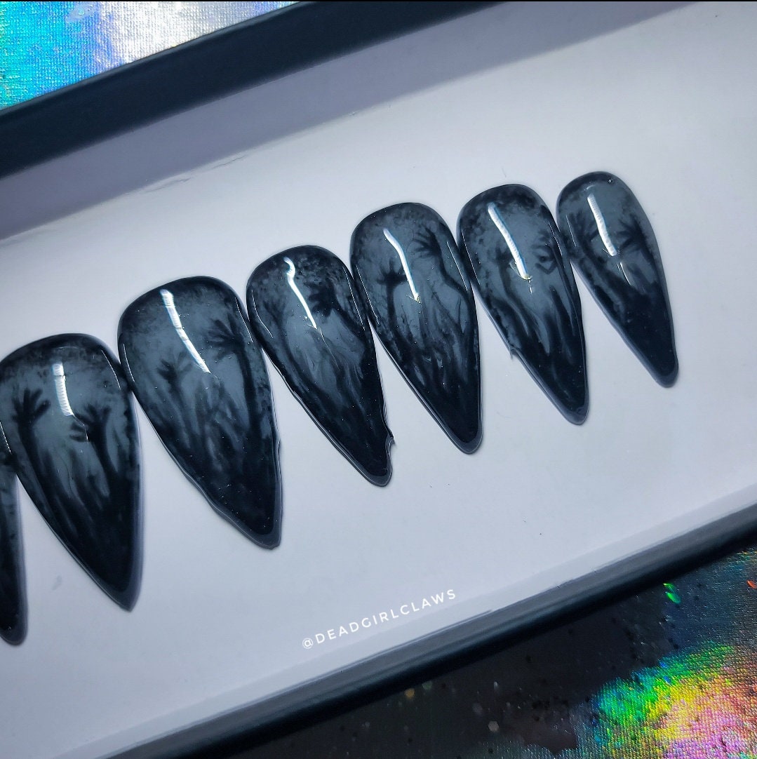 Dark Souls Press On Nail Set (Glow in the Dark)