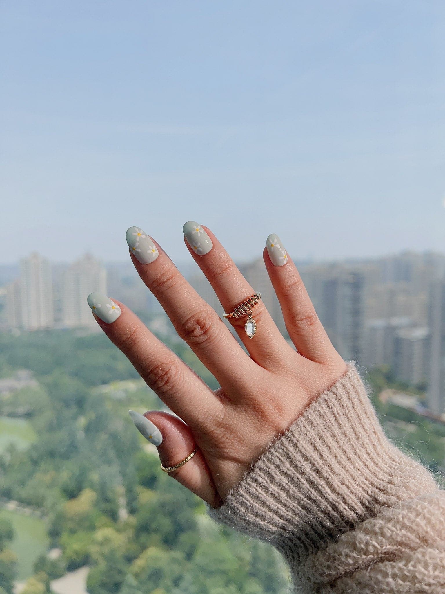 Handmade- Mint Daisy Press On Nail Set